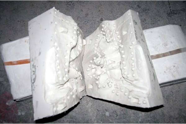 如何避免模具硅膠制品破裂？